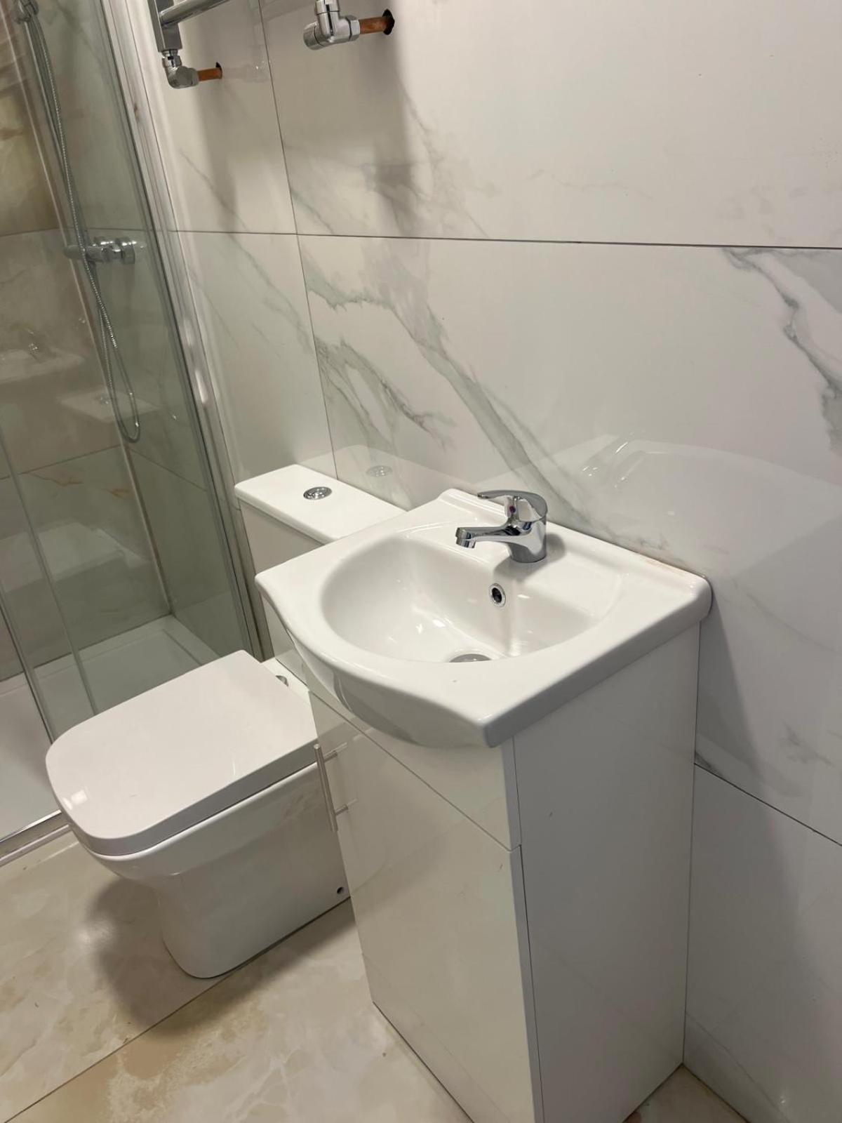 Good Priced Single Rooms In Northolt Exterior photo
