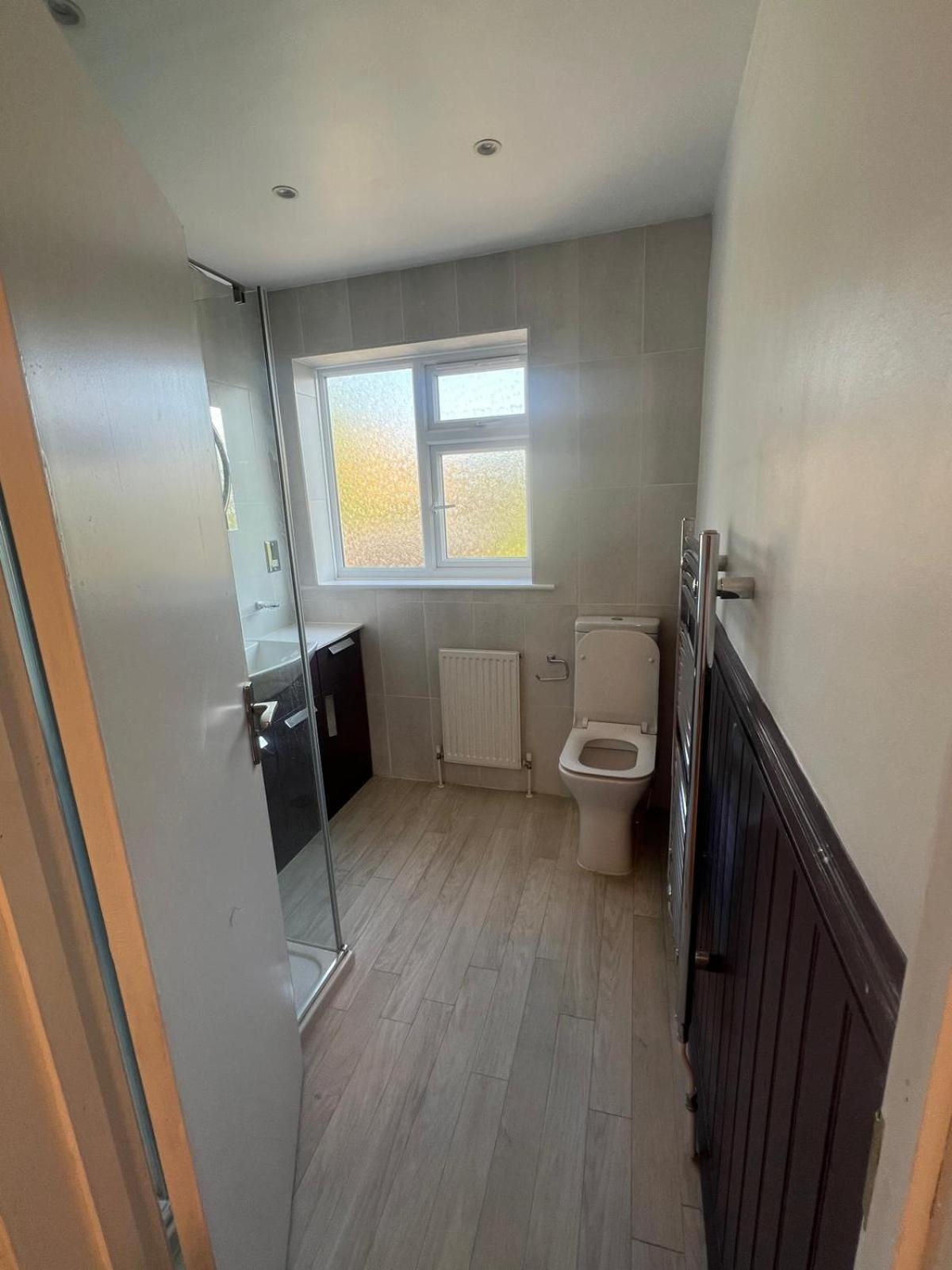 Good Priced Single Rooms In Northolt Exterior photo