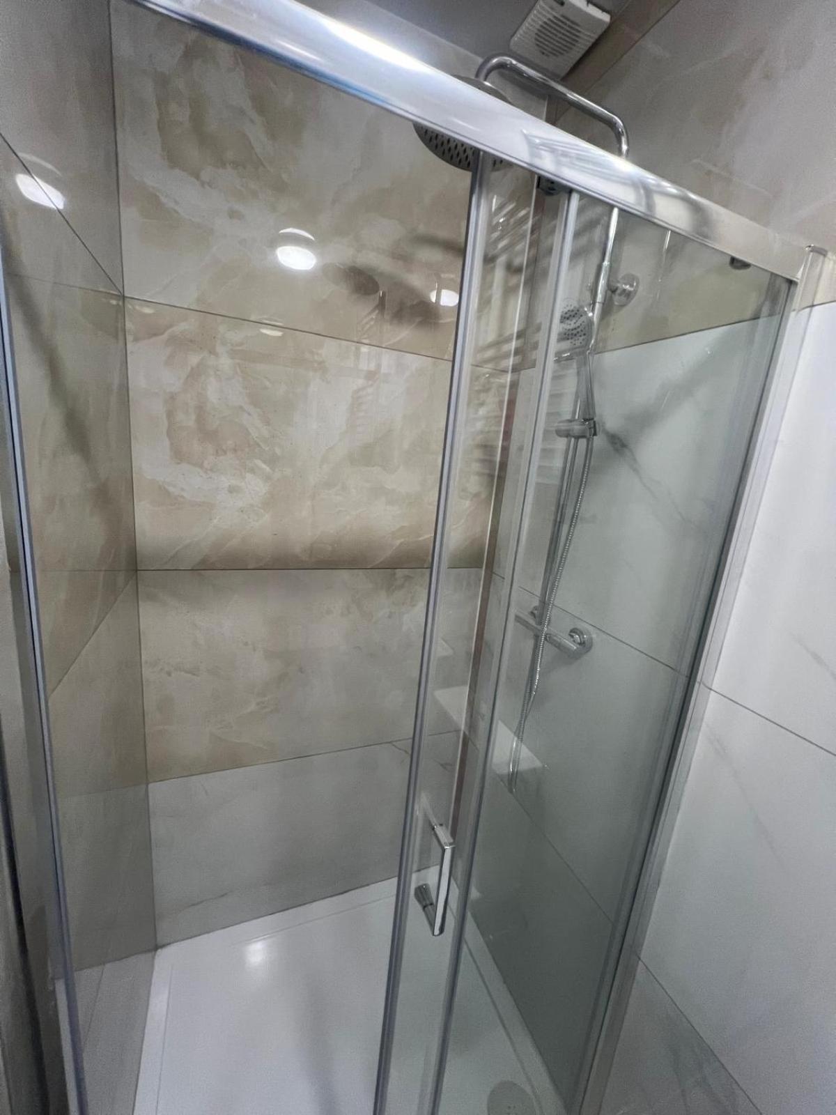 Good Priced Single Rooms In Northolt Exterior photo