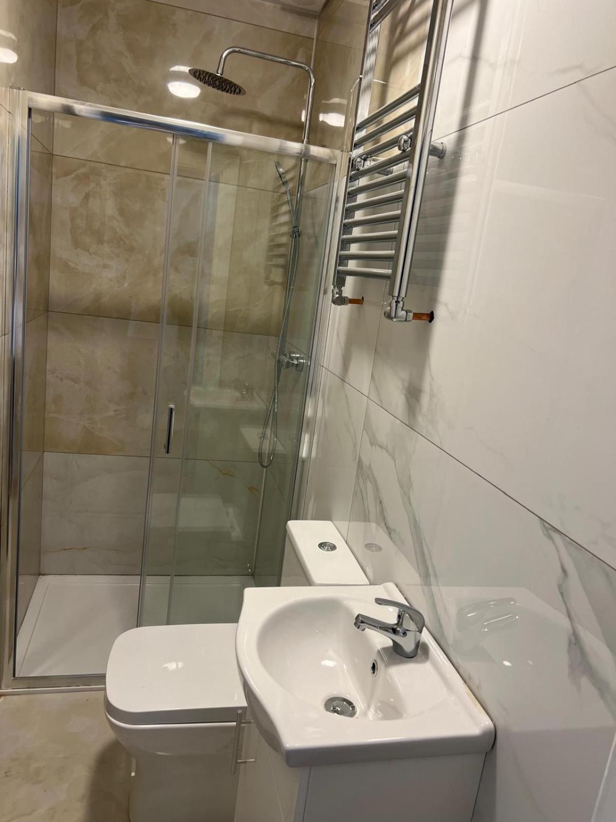 Good Priced Single Rooms In Northolt Exterior photo