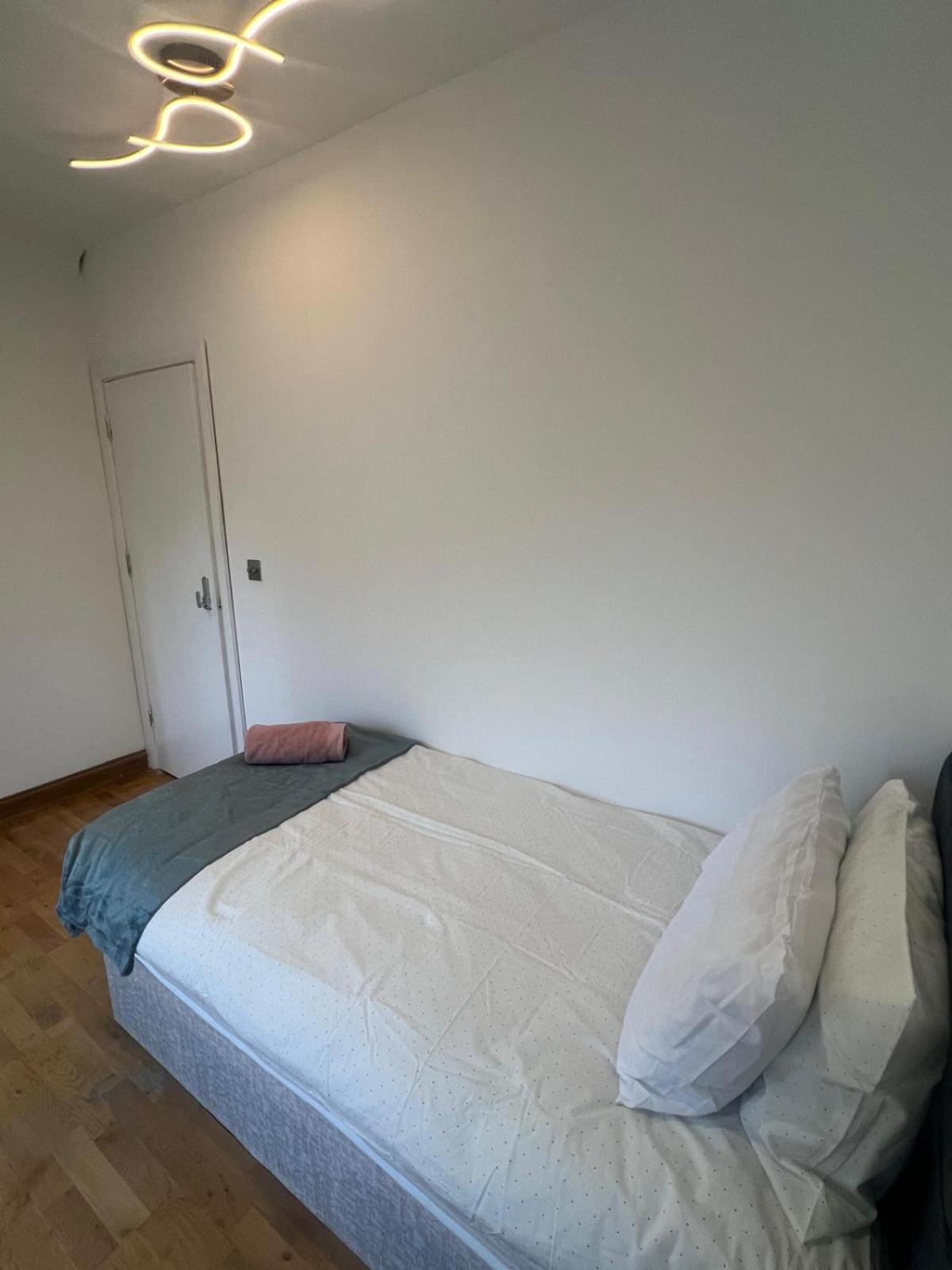 Good Priced Single Rooms In Northolt Exterior photo